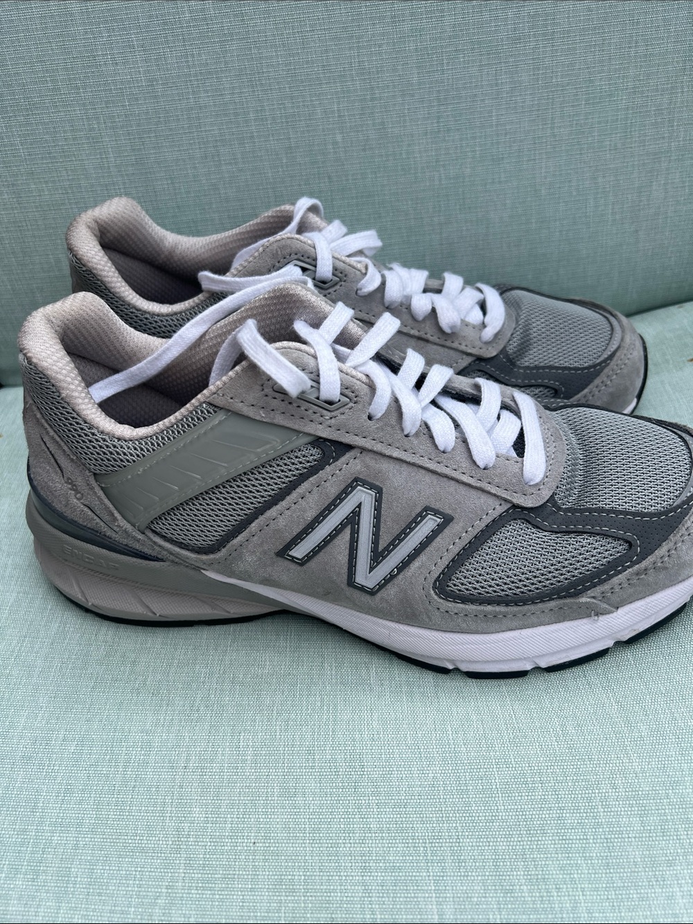New Balance Grey 990’s V5 Classic Running Shoes size 8.5 2E (wide)